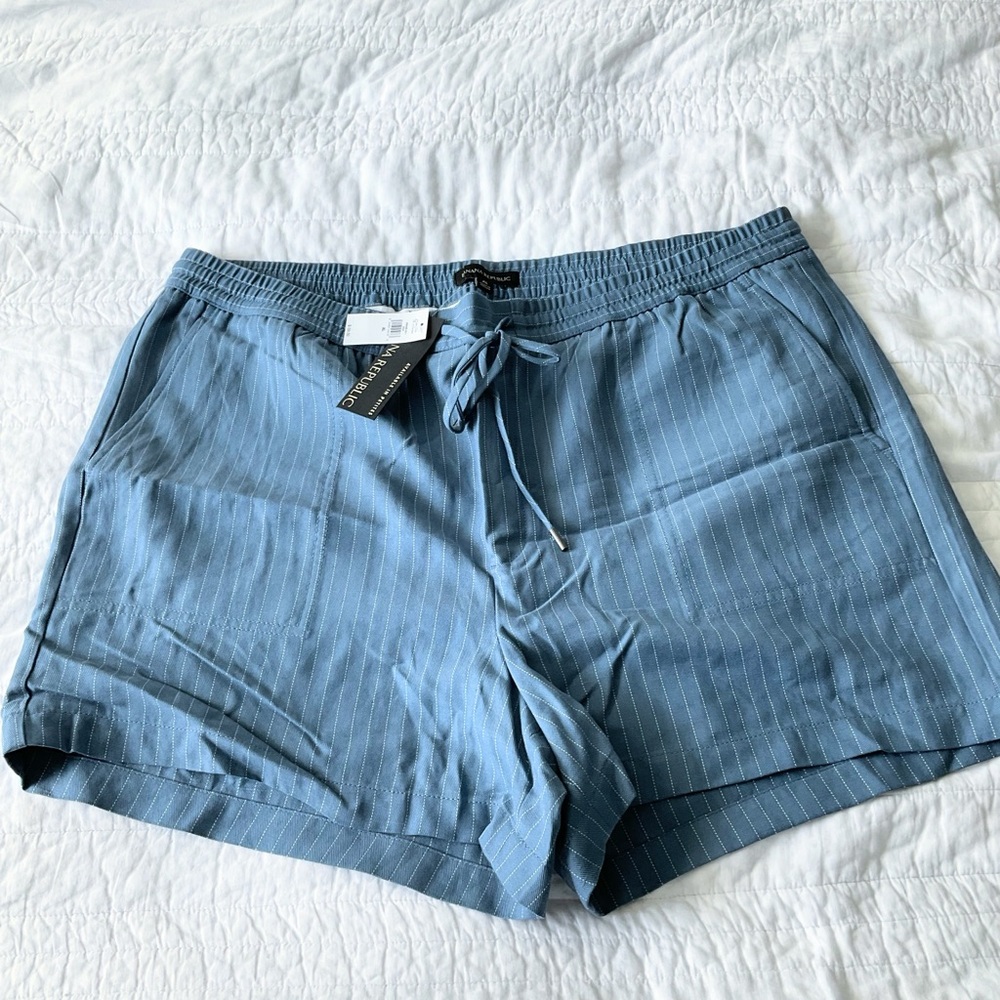 NWT Banana Republic shorts